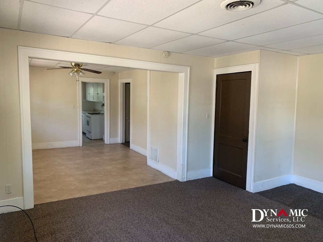 715 W 16th St - Photo 5 of 11