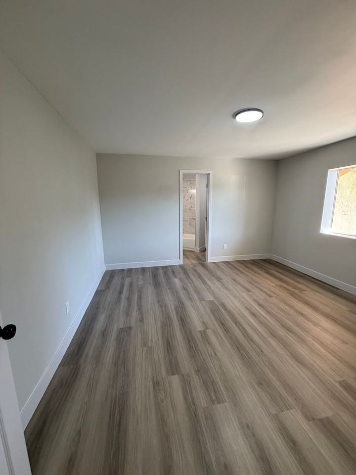 00086-1443 - Photo 4 of 35