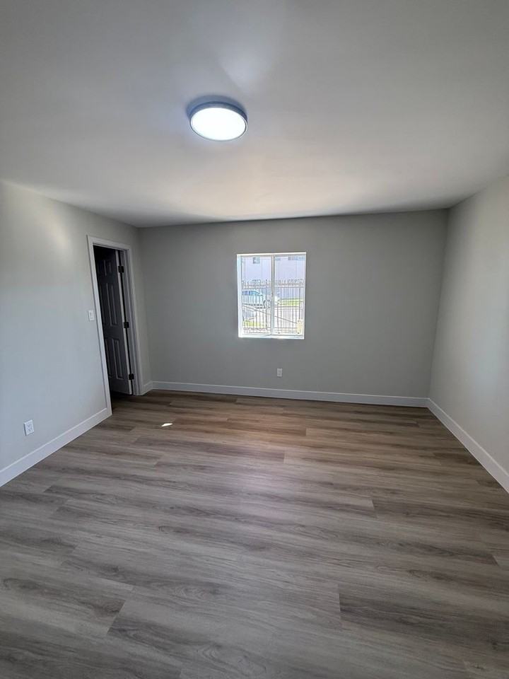 00086-1443 - Photo 7 of 35