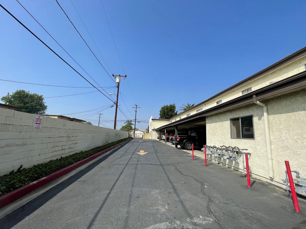 STUNNING APARTMENT! GREAT LOCATION! POOL PROPERTY - Photo 2 of 13