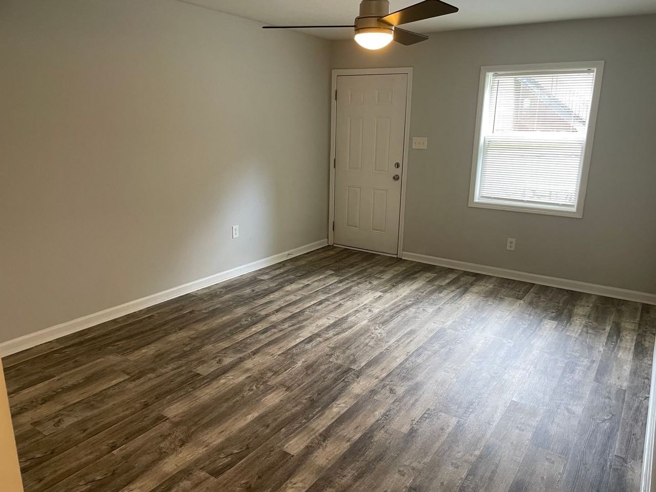 5899 Lone Oak Dr Sw - Photo 2 of 10