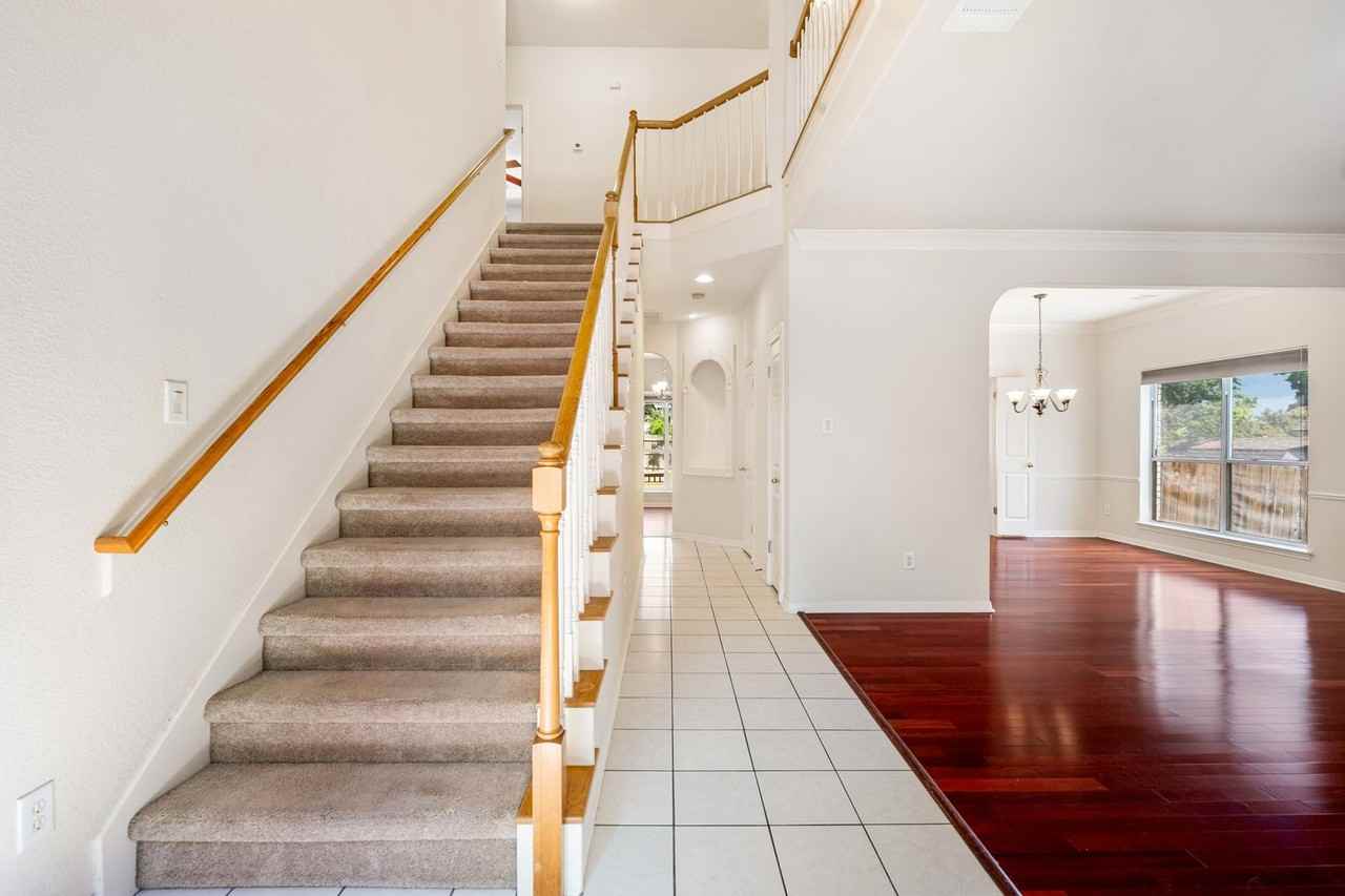 12616 Pony Ln - Photo 2 of 30