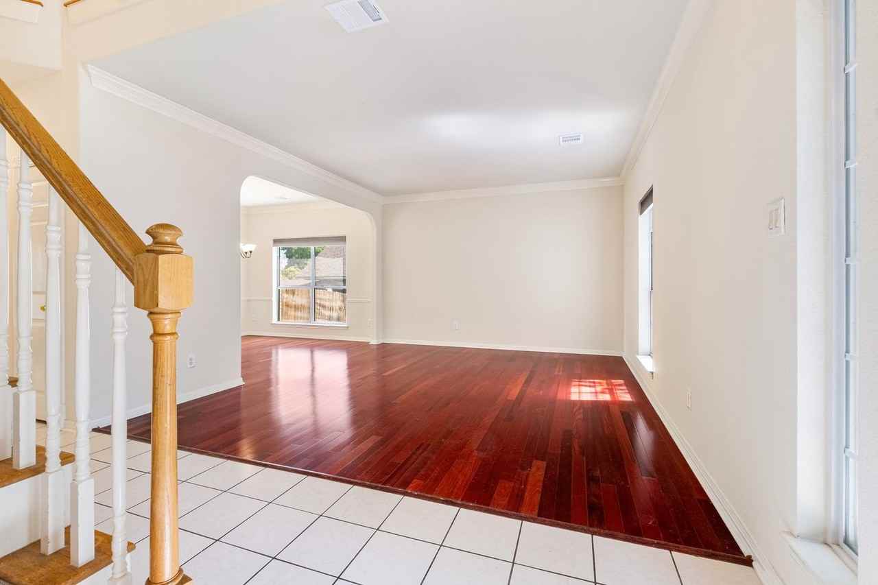 12616 Pony Ln - Photo 3 of 30