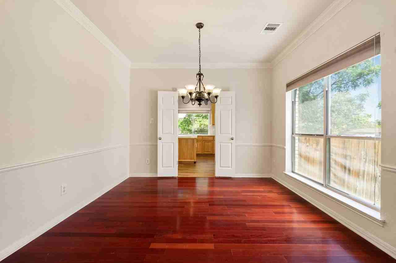 12616 Pony Ln - Photo 4 of 30