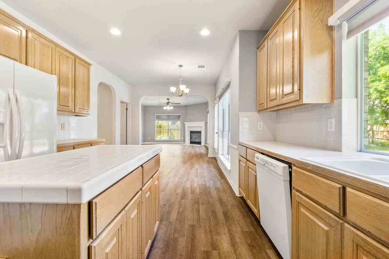 12616 Pony Ln - Photo 7 of 30