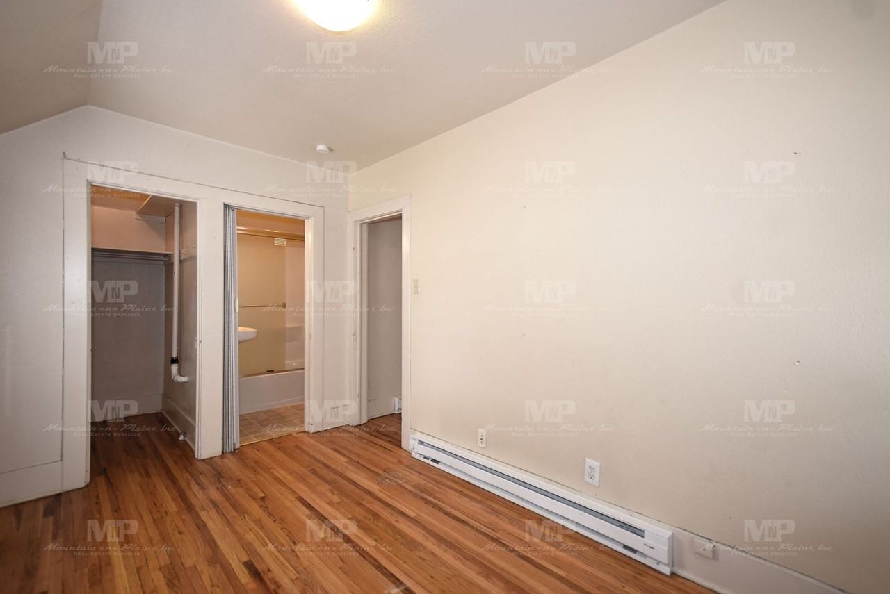 318 W Laurel St #C - Photo 6 of 11