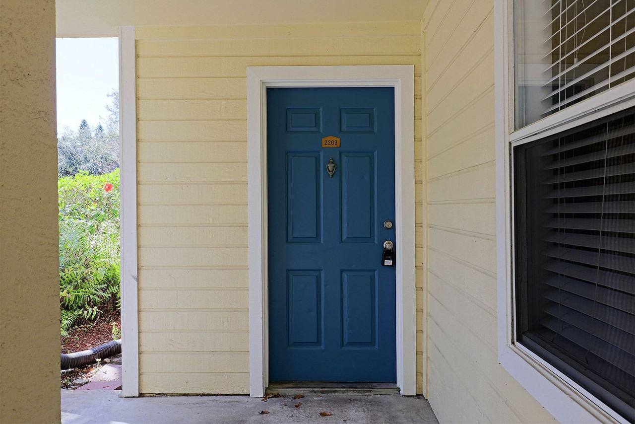 12670 Equestrian Cir - Photo 3 of 29