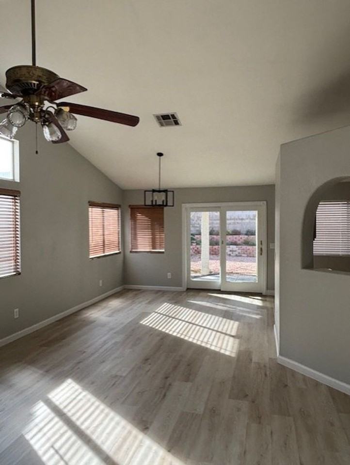 122 Red Coral Dr - Photo 3 of 14