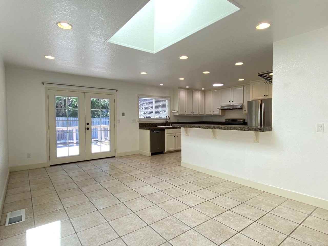 3820 Sherbrook Dr - Photo 2 of 19