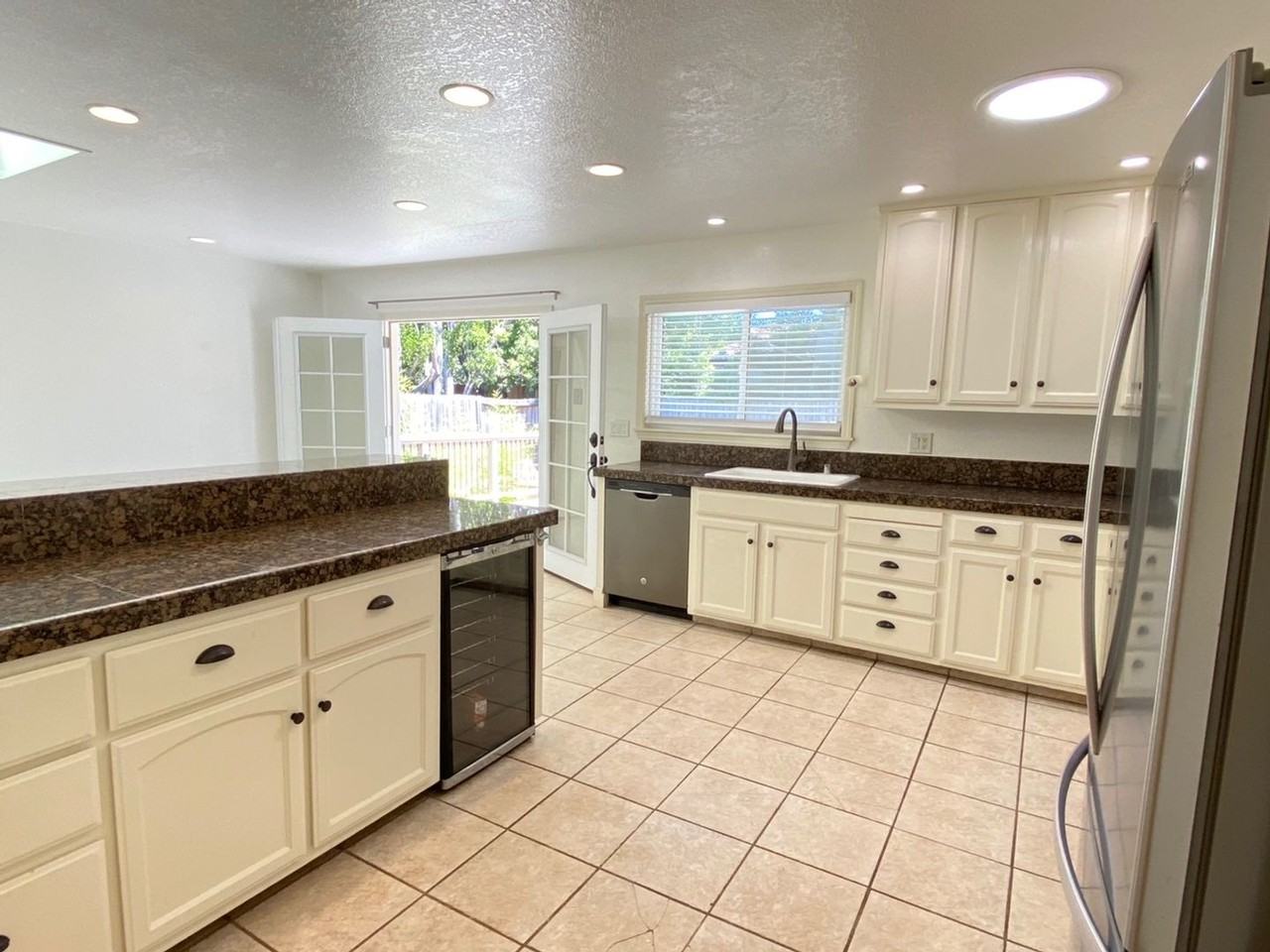 3820 Sherbrook Dr - Photo 3 of 19