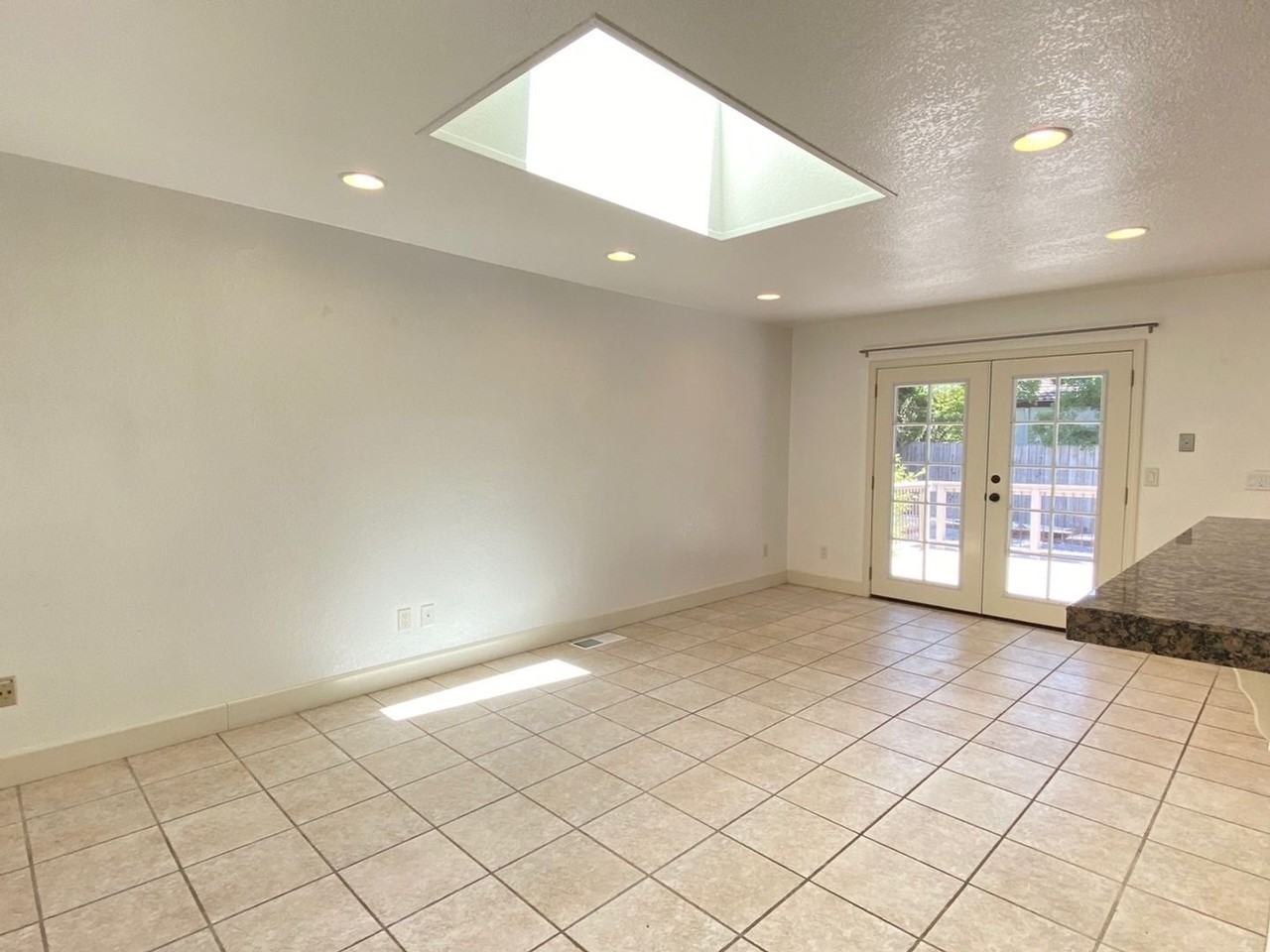 3820 Sherbrook Dr - Photo 4 of 19