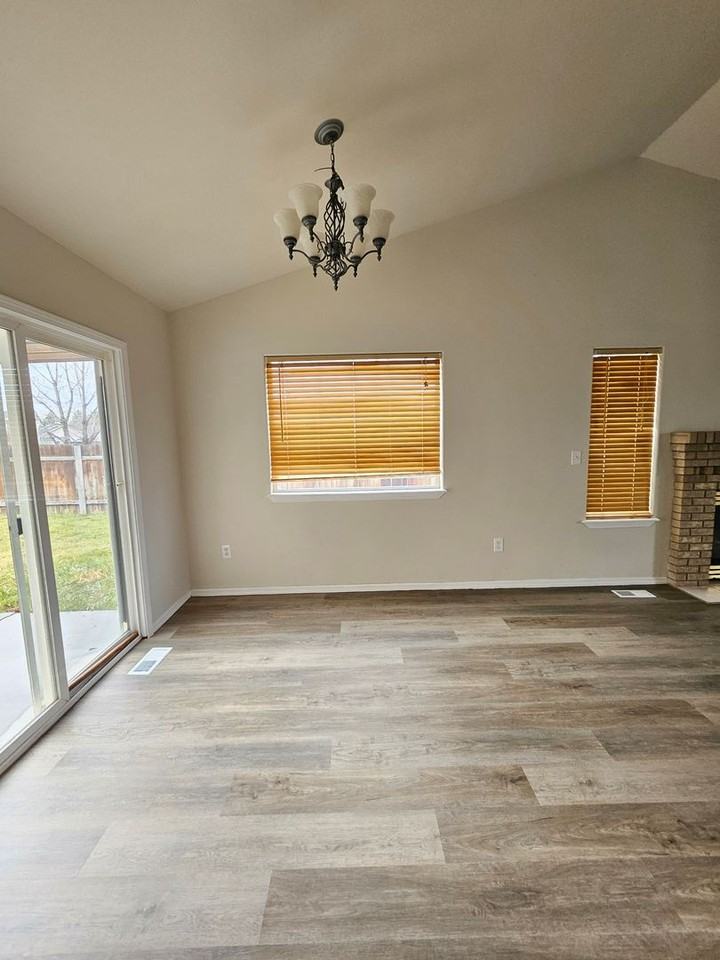 2005 E Olympic Ave - Photo 5 of 12