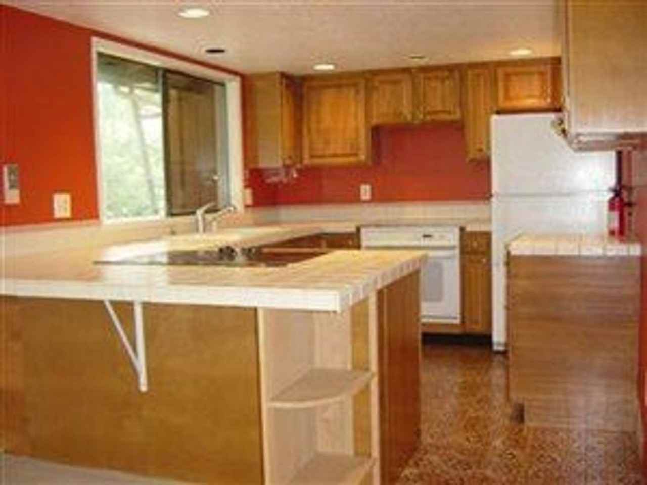 2420 Lisa Ln - Photo 2 of 13