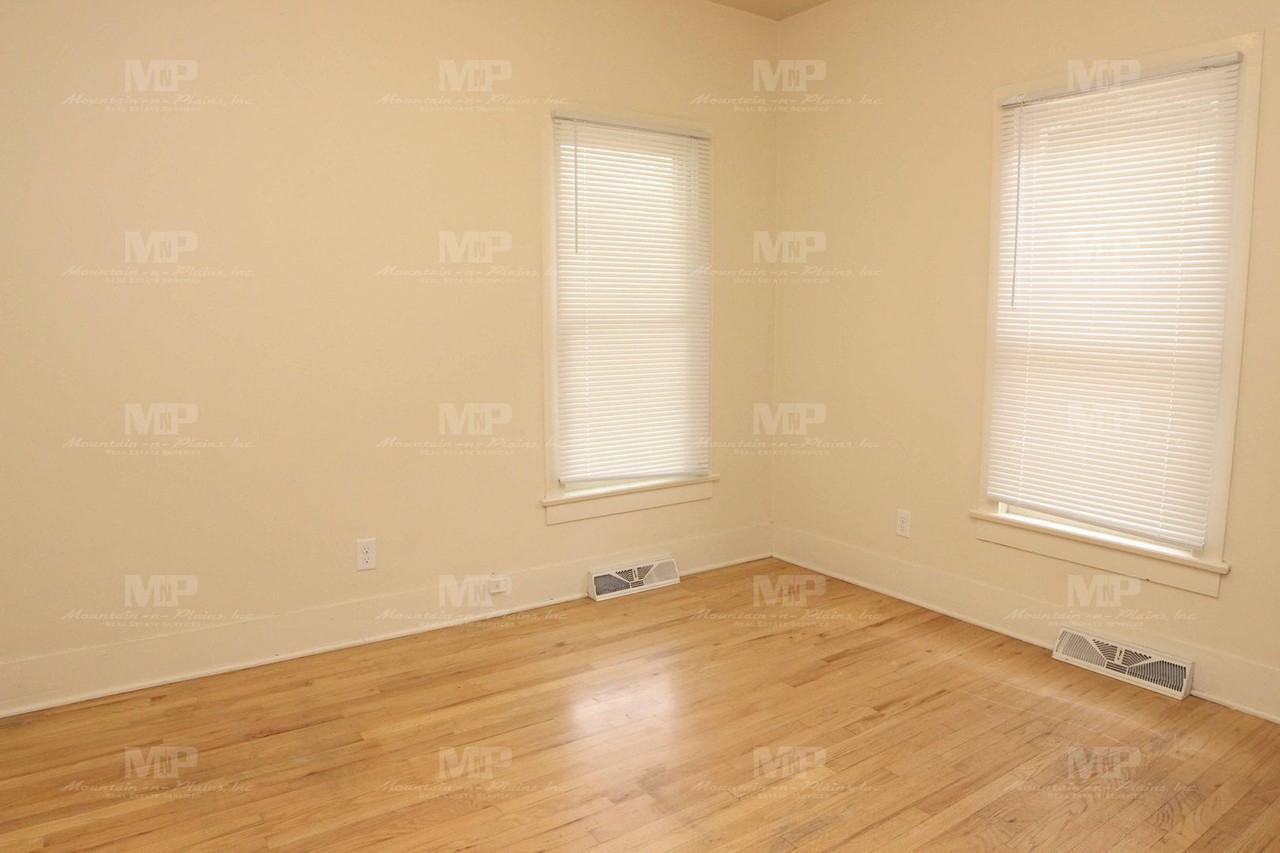 644 S Meldrum St - Photo 4 of 15