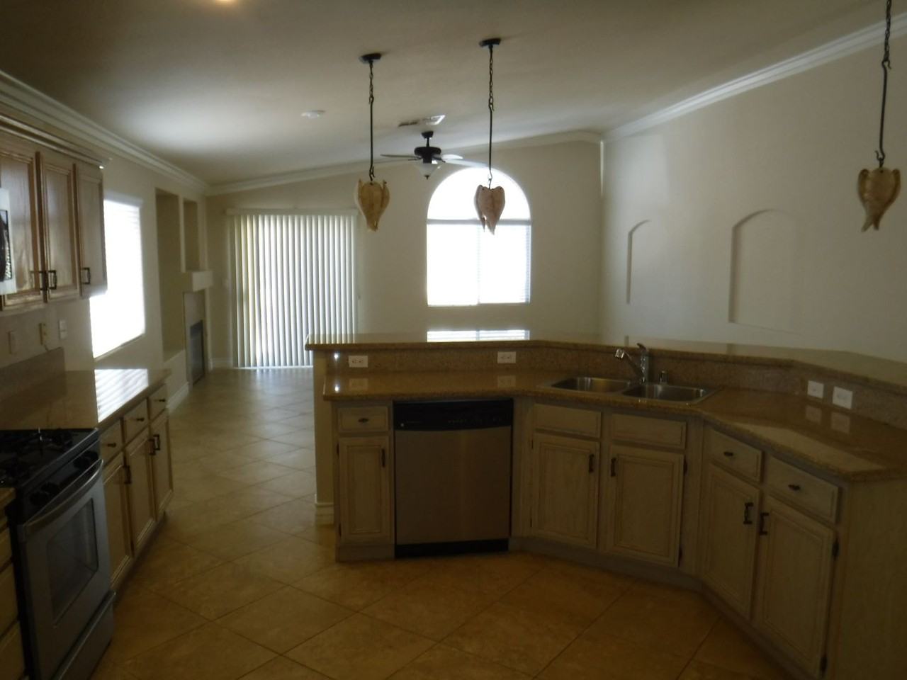 1400 Dragon Rock Dr - Photo 4 of 14