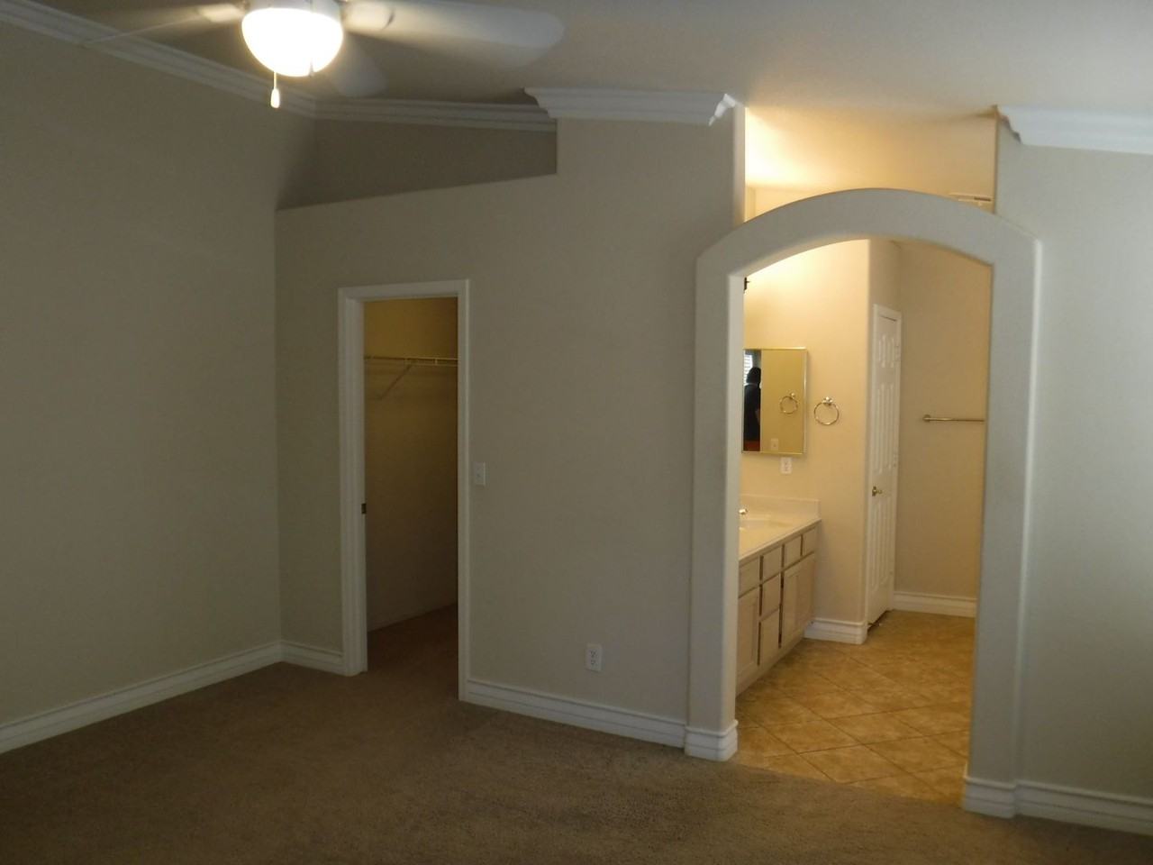 1400 Dragon Rock Dr - Photo 6 of 14