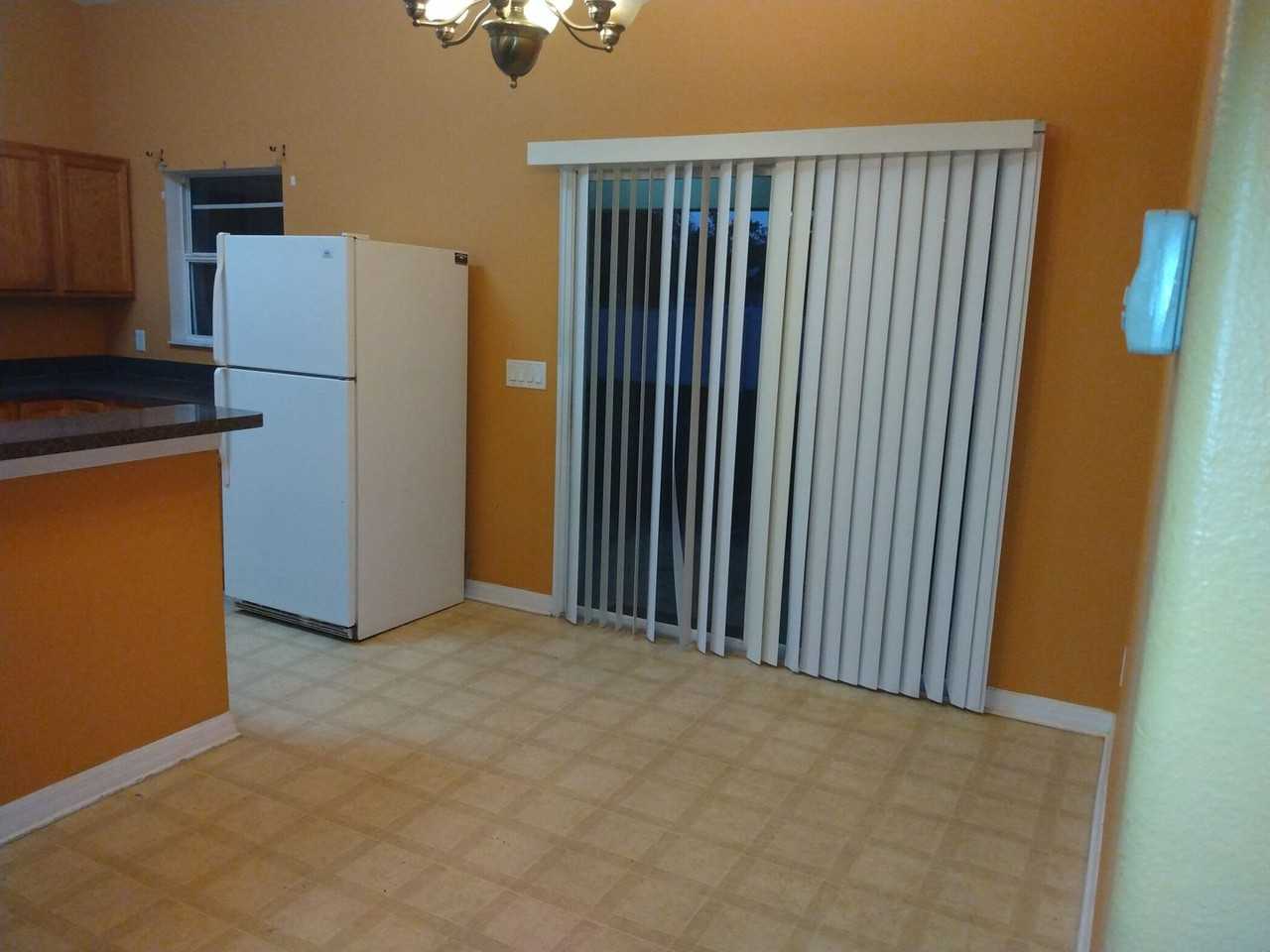 14059 Sullivan St - Photo 6 of 24