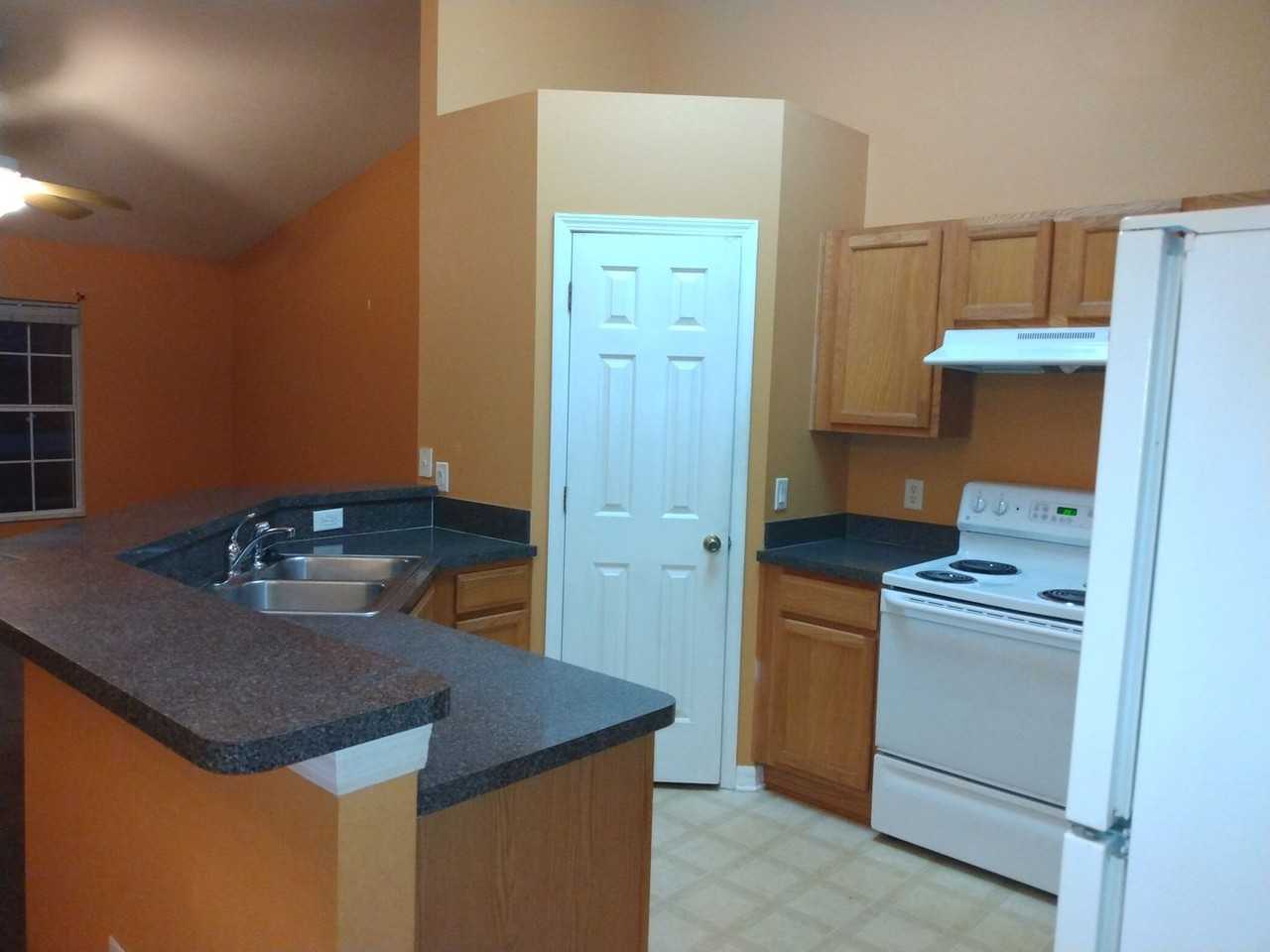 14059 Sullivan St - Photo 7 of 24