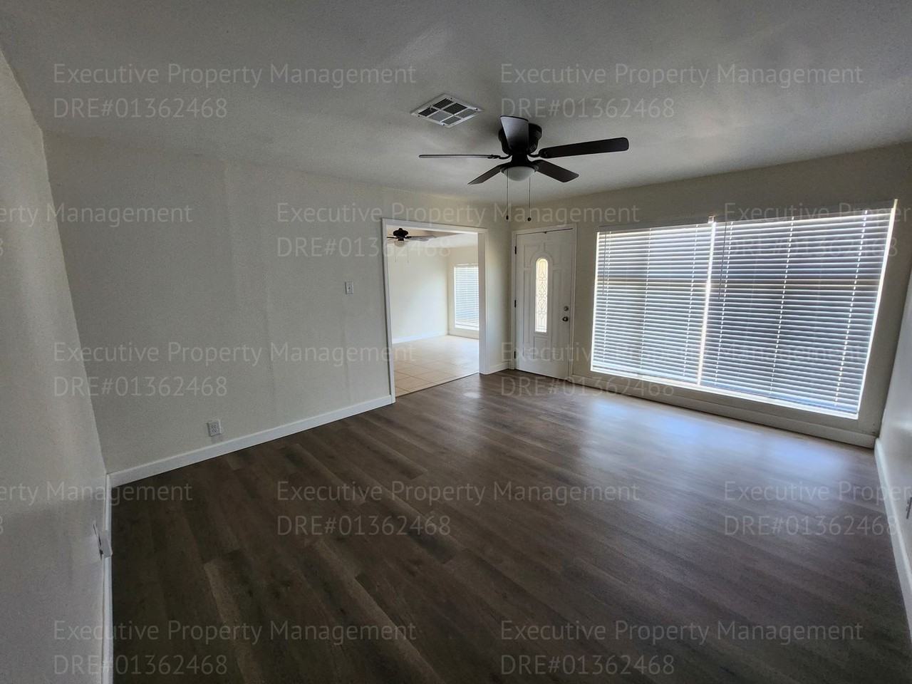 420 Larry St - Photo 5 of 27