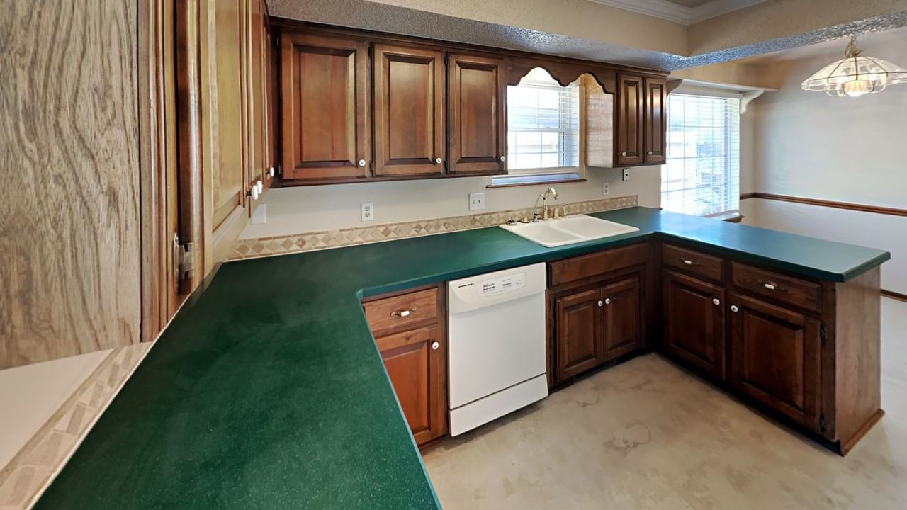 1316 Chimney Hill Rd - Photo 6 of 19