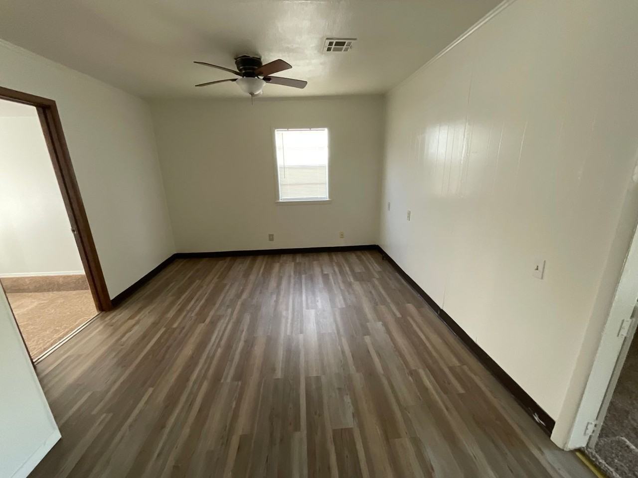 1408 Oelke Dr - Photo 3 of 11