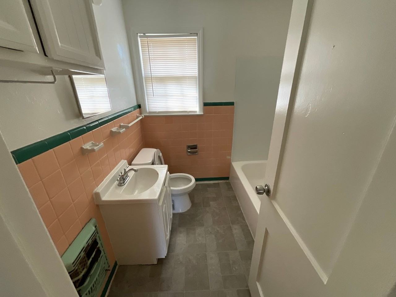 1408 Oelke Dr - Photo 7 of 11