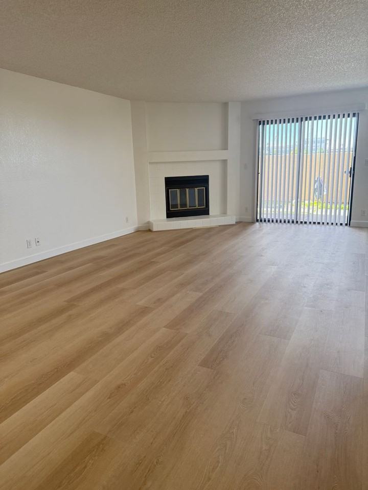 179 Nantucket Ln - Photo 2 of 16