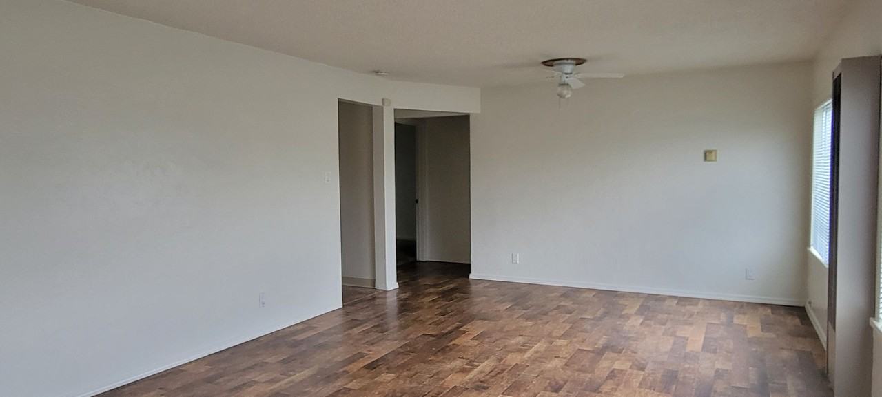 1274 Orange Ave - Photo 3 of 10