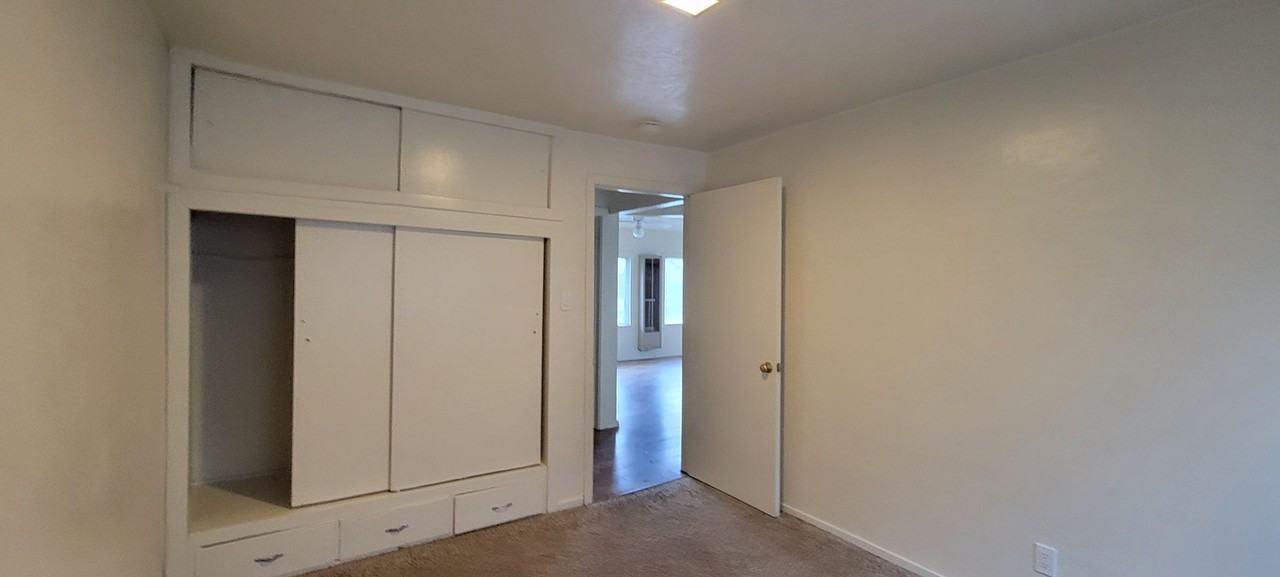 1274 Orange Ave - Photo 5 of 10