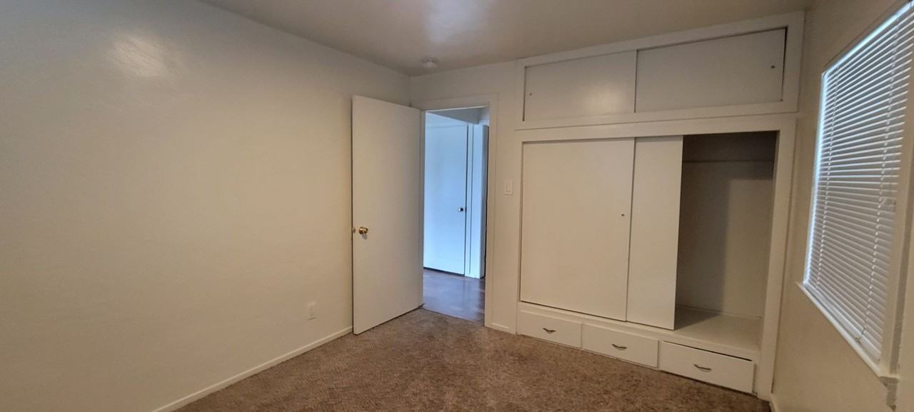 1274 Orange Ave - Photo 7 of 10