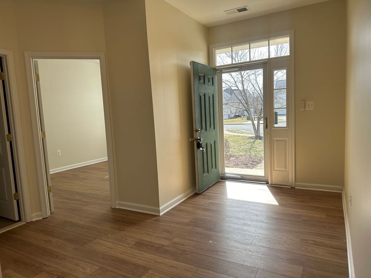 126 Shumard Ct - Photo 2 of 17