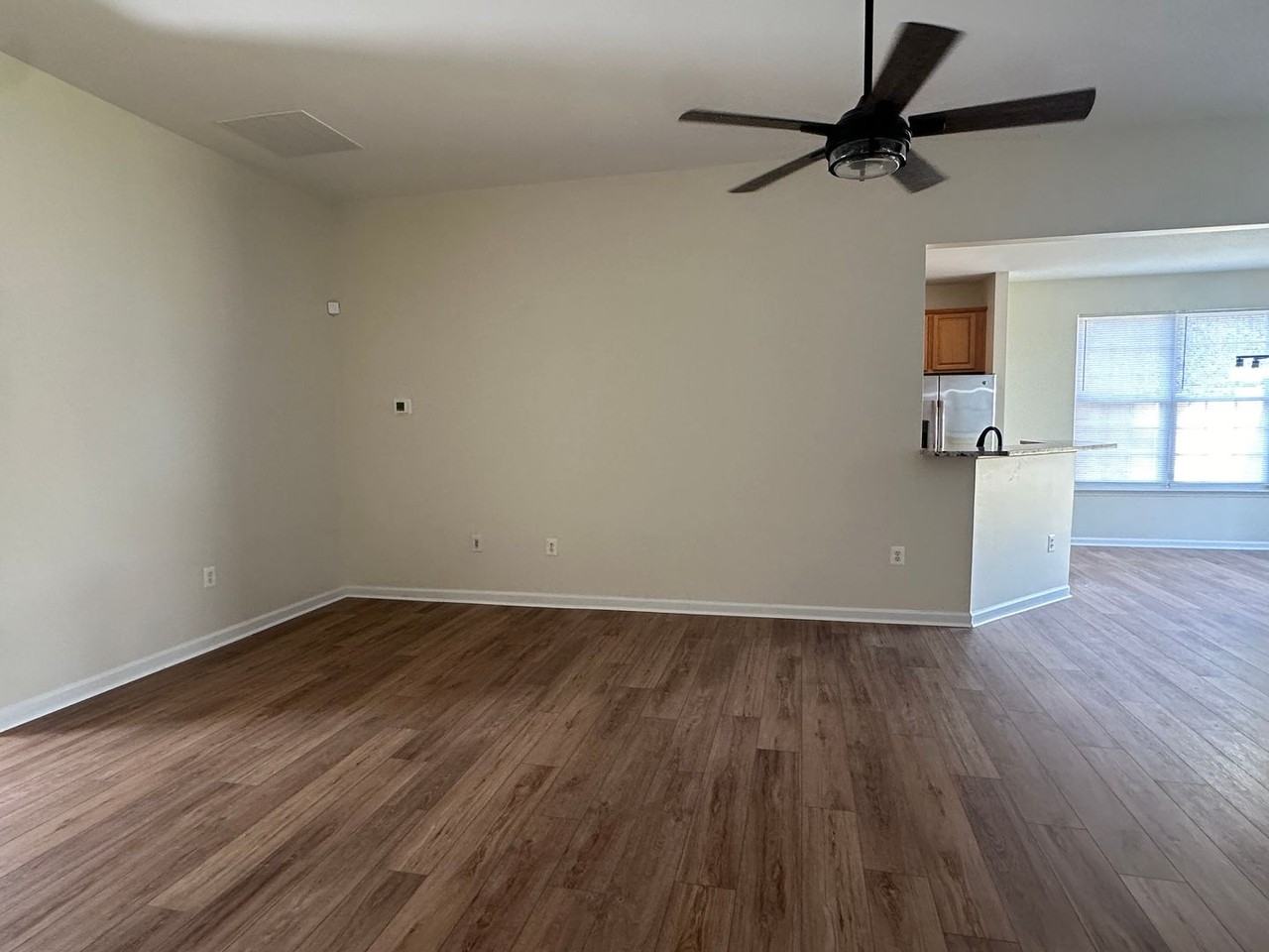 126 Shumard Ct - Photo 4 of 17