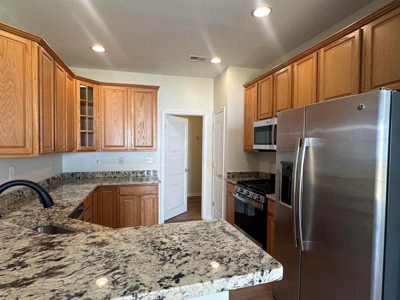 126 Shumard Ct - Photo 6 of 17