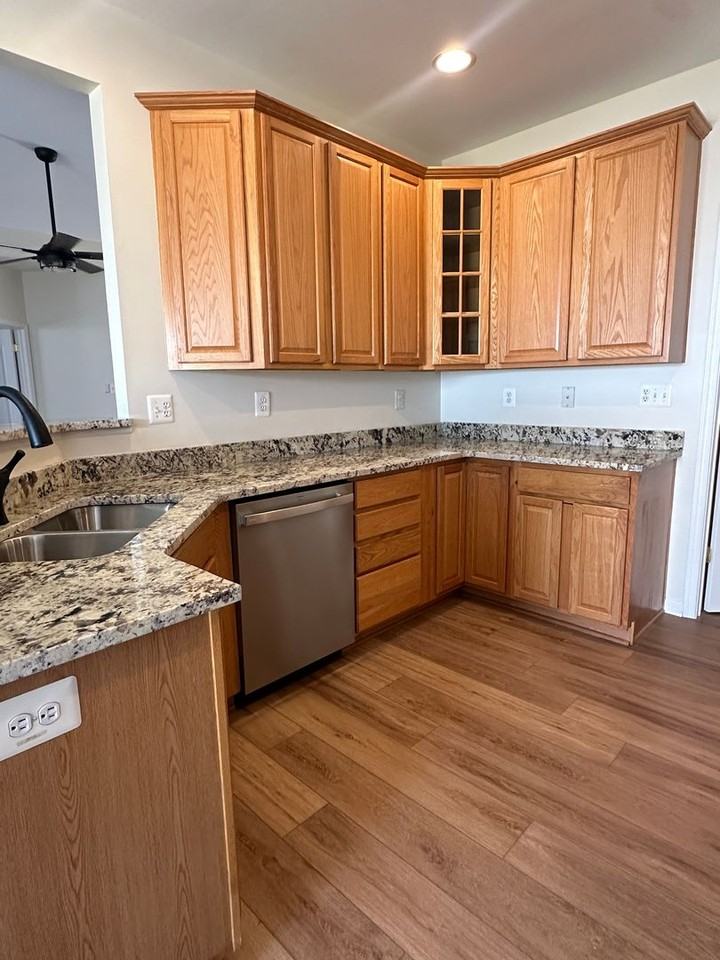 126 Shumard Ct - Photo 7 of 17