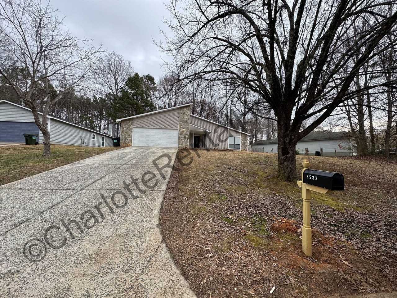 6533 Thamesmead Ln - Photo 2 of 14