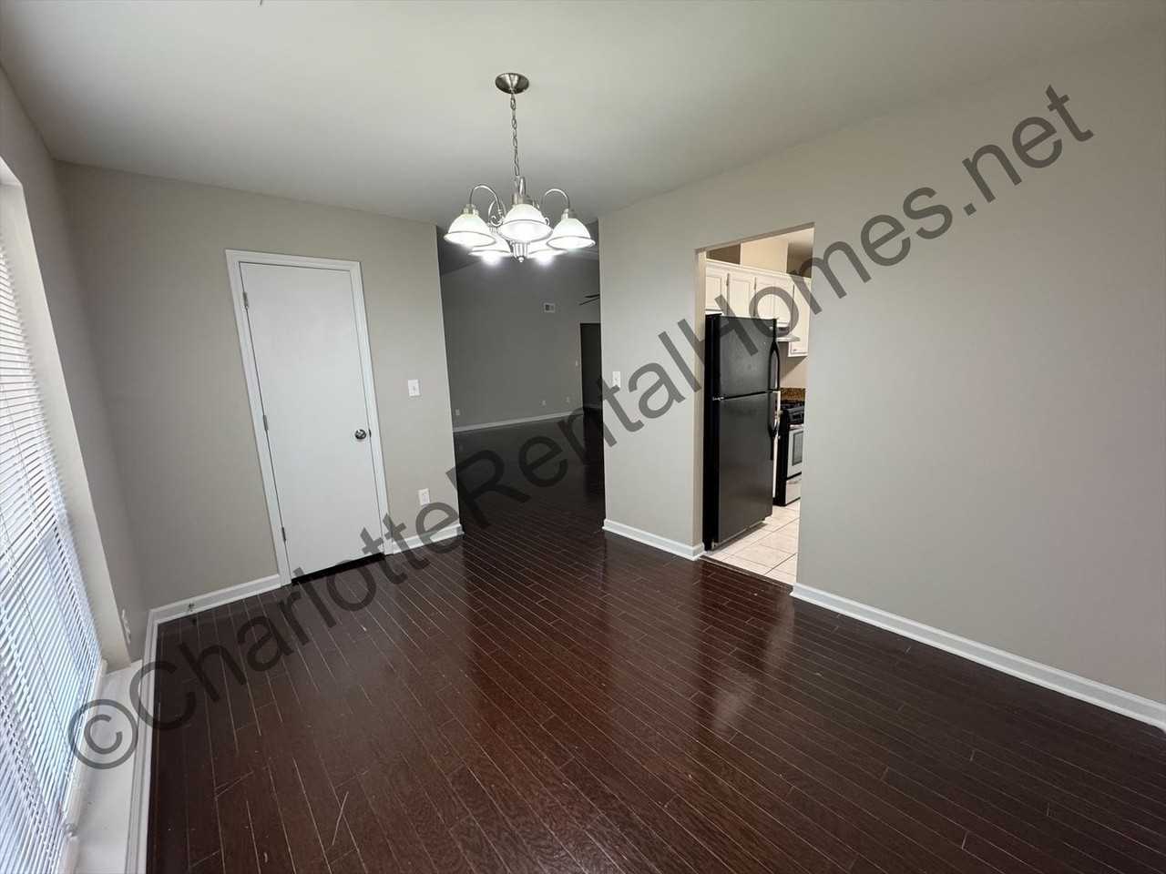 6533 Thamesmead Ln - Photo 5 of 14