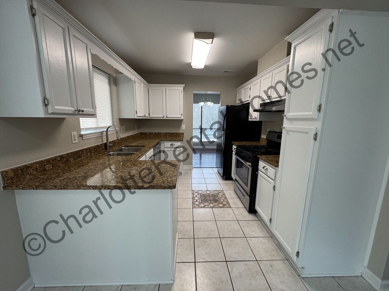 6533 Thamesmead Ln - Photo 7 of 14