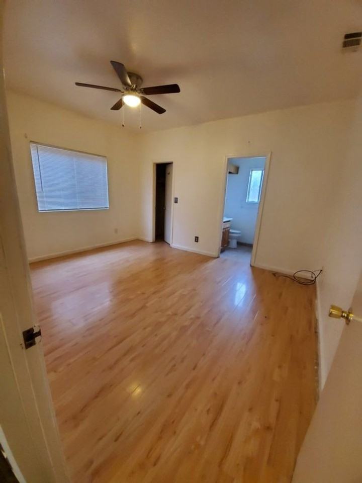 473 Driftwood Ave - Photo 3 of 8