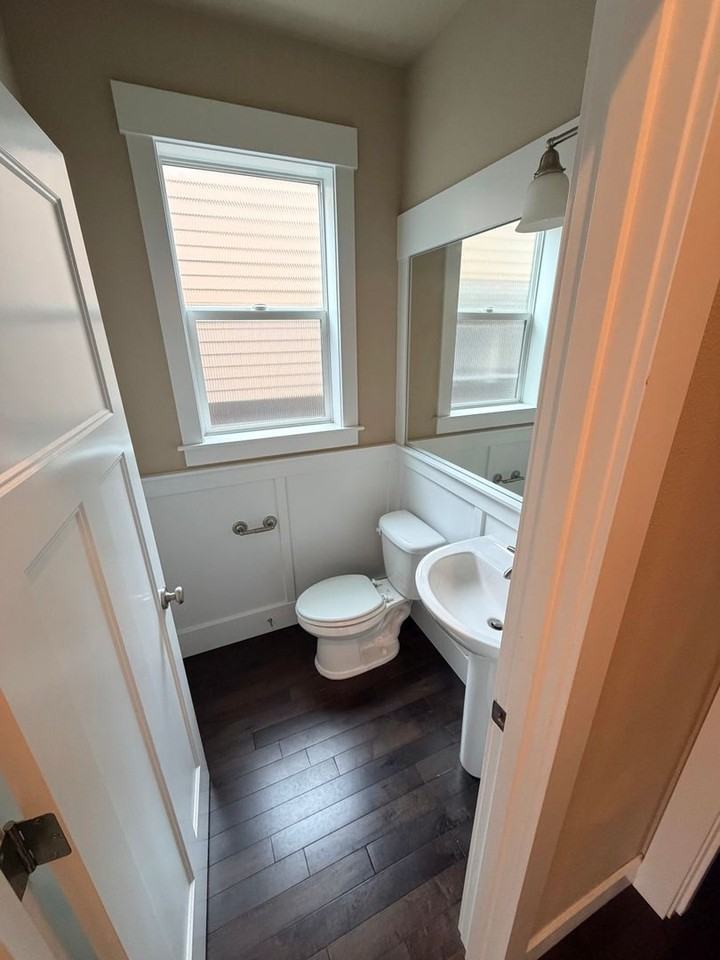 2825 N Argyle St - Photo 3 of 21