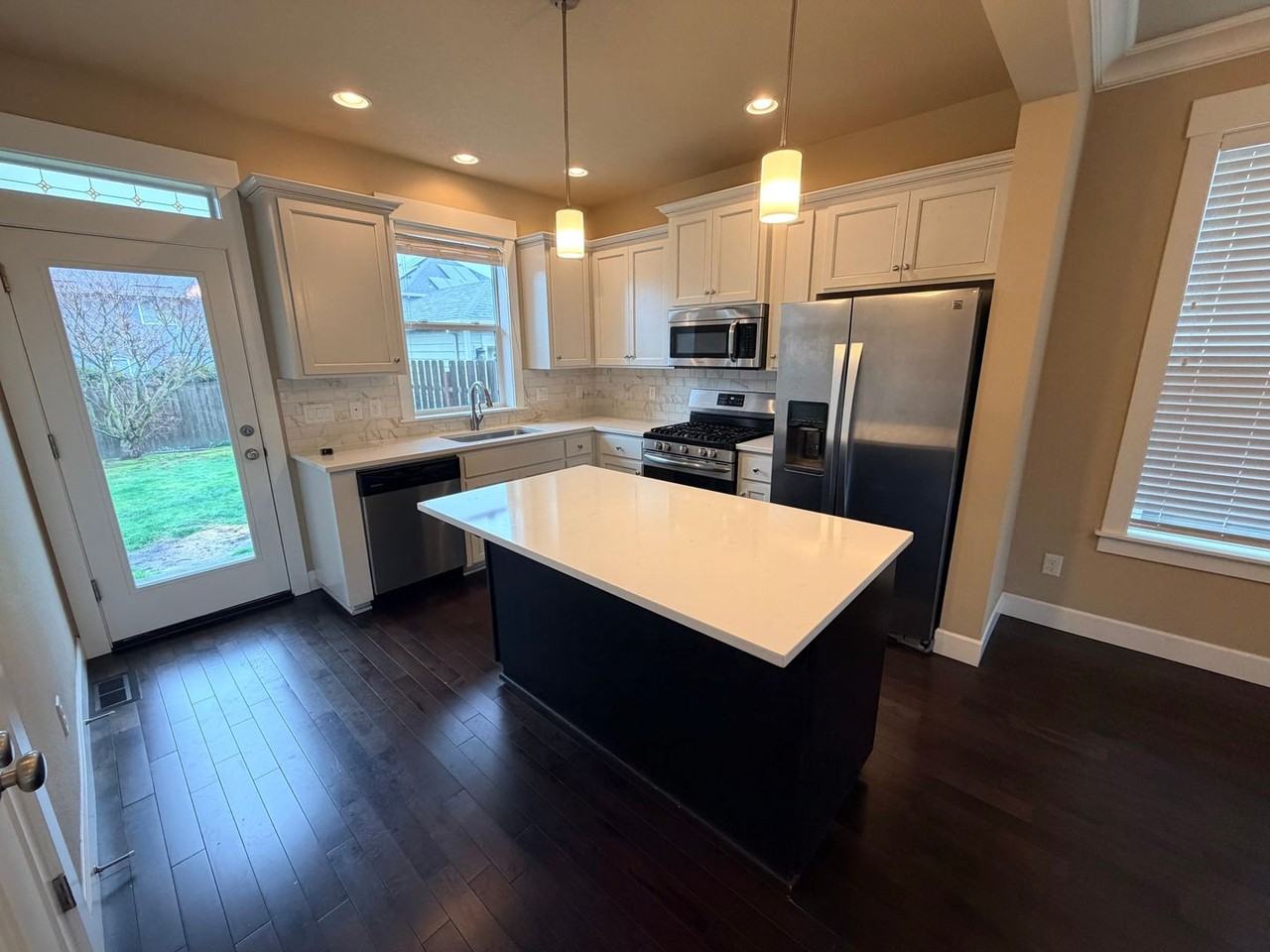 2825 N Argyle St - Photo 4 of 21