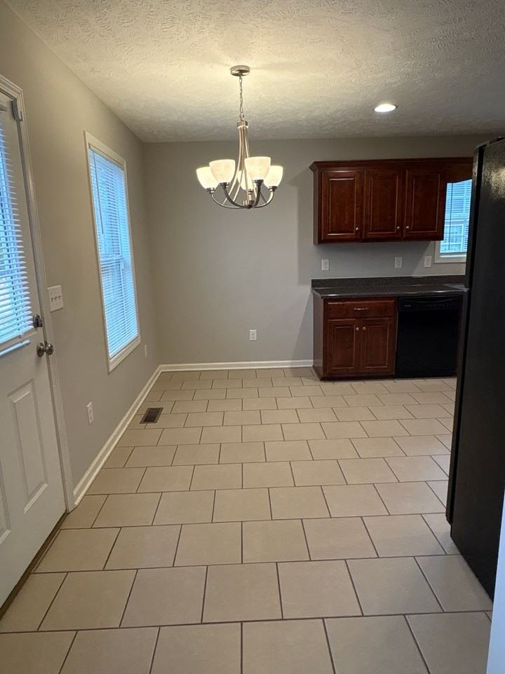 273 John Mark Ct - Photo 6 of 24