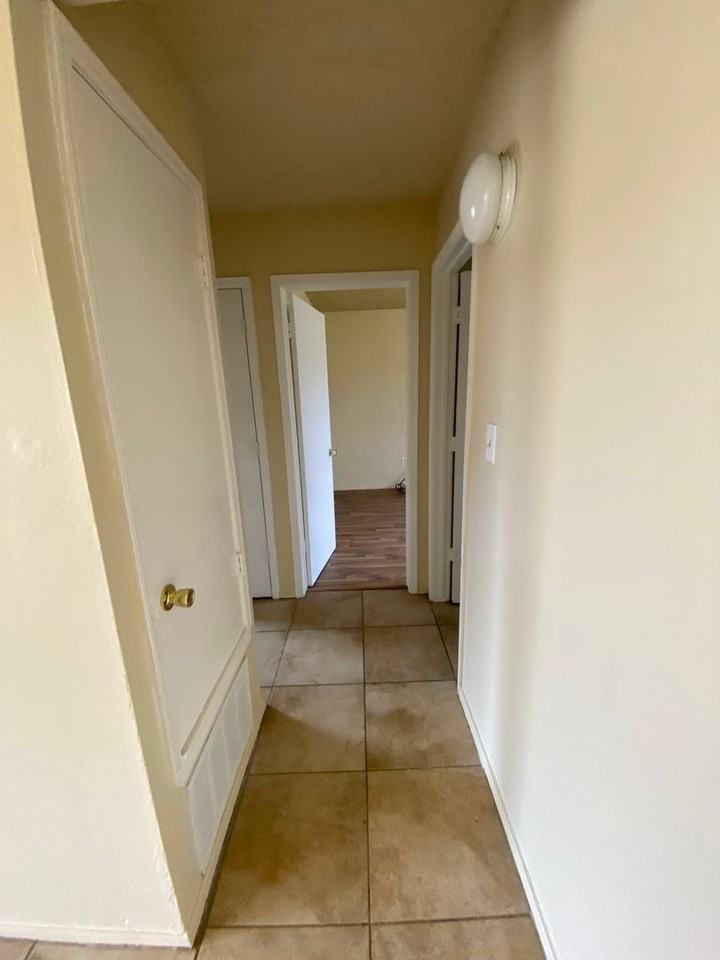 1130 Flat Rock Cir - Photo 4 of 7