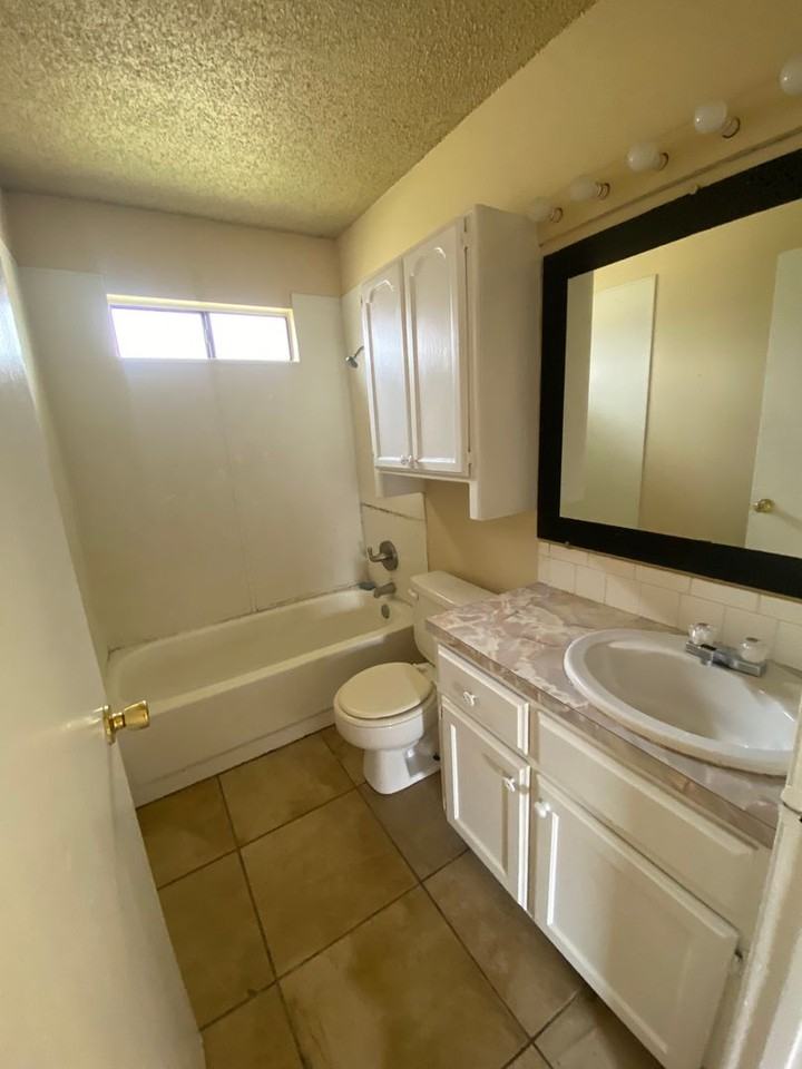 1130 Flat Rock Cir - Photo 6 of 7