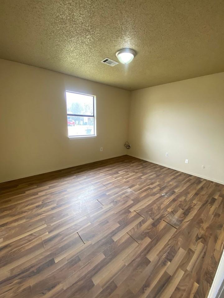 1130 Flat Rock Cir - Photo 7 of 7