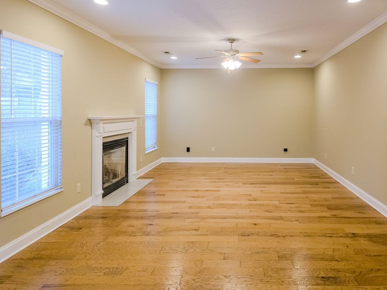 8516 Reagan Woods Ln - Photo 3 of 37