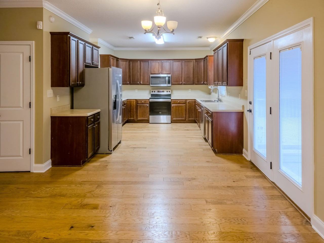 8516 Reagan Woods Ln - Photo 7 of 37