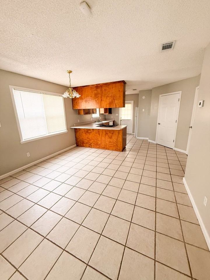 3944 Heatherwoods Dr - Photo 3 of 7