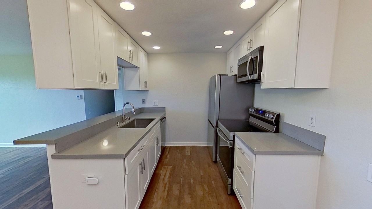 21941 Rimhurst Dr #Q - Photo 5 of 20