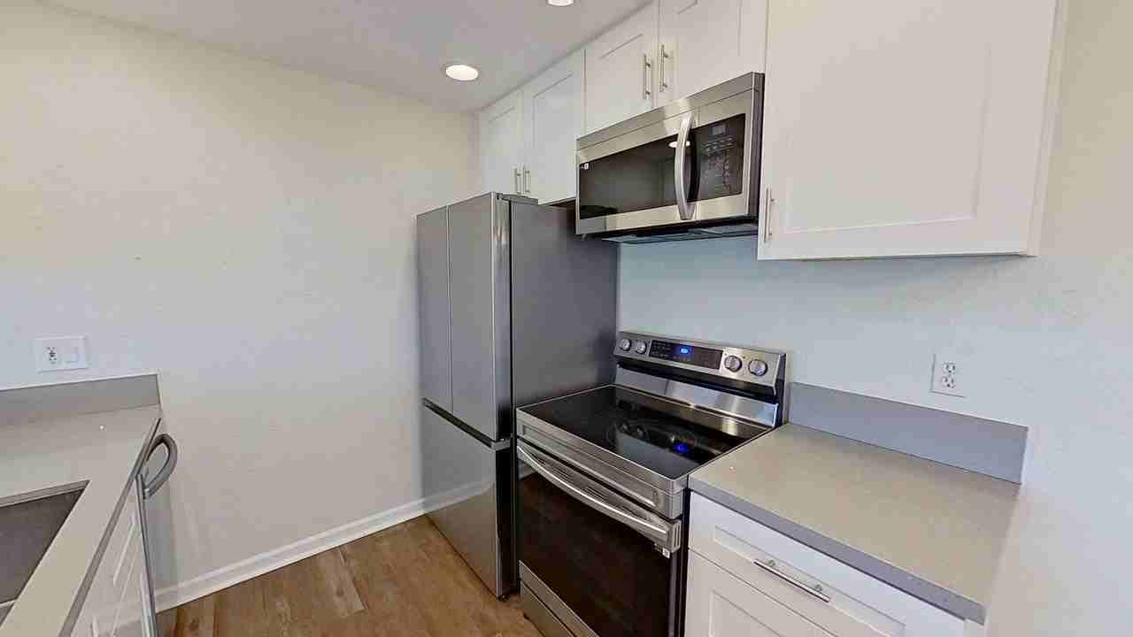 21941 Rimhurst Dr #Q - Photo 6 of 20