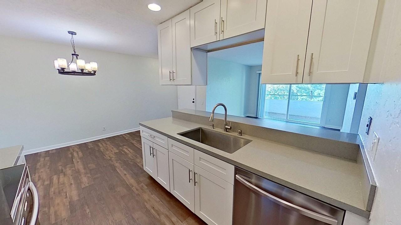 21941 Rimhurst Dr #Q - Photo 7 of 20